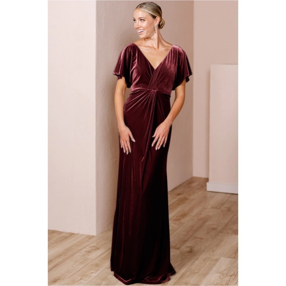 REVELRY Gwen Velvet Maxi Bridesmaids Dress in Burgundy Size 8